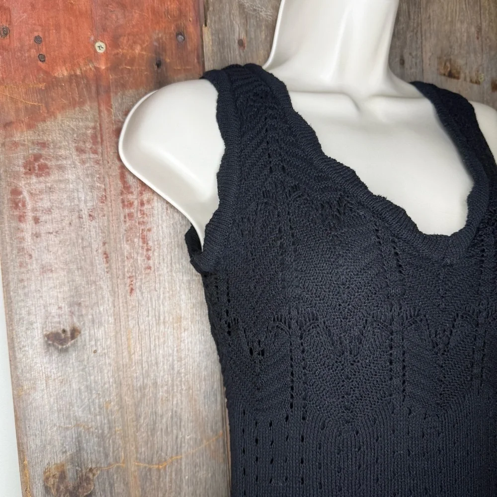 Luxely Wilder Sleeveless V-Neck Knit Midi Scalloped Hem Dress Black S